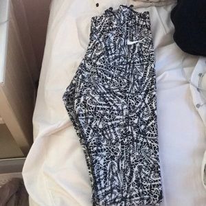 Nike ankle leggings